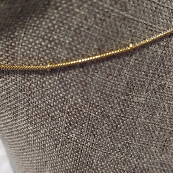 🌻Gold Tone Necklace with Pink Floral Pendants - Picture 3 of 6